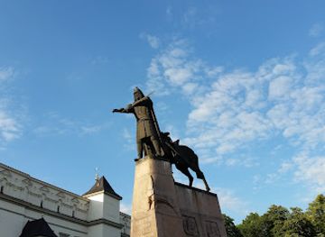 lithuania/vilnius-region/attraction/monument-to-grand-duke-gediminas