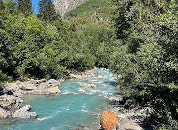 france/rhone-alpes/attraction/cascade-de-la-muzelle