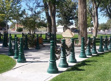 nevada/western-nevada/attraction/lover-s-lock-plaza