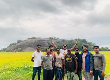 sri-lanka/arugam-bay/attraction/reaththal-rock