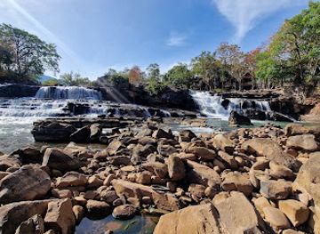 laos/phakse-province/attraction/tad-hang-waterfall