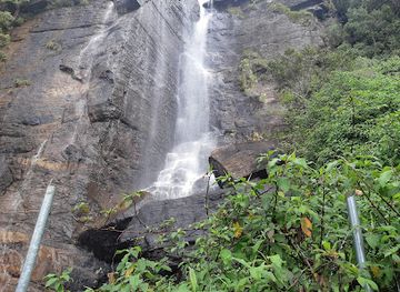 sri-lanka/knuckles-mountain-range/attraction/lover-s-leap-waterfall