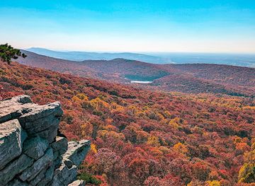 maryland/appalachian-plateau/attraction/annapolis-rock-black-rock-cliff-trailhead