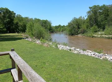 tennessee/west-tennessee/attraction/peterson-lake-nature-center