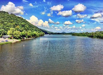 arkansas/pinnacle-mountain-state-park/attraction/two-rivers-park