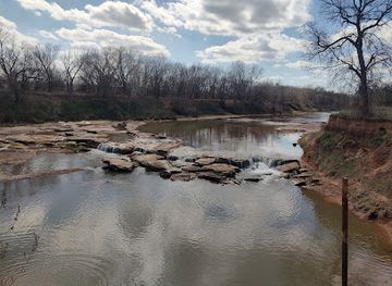oklahoma/chickasaw-national-recreation-area/attraction/drunken-horse-falls