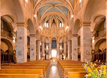 france/ardèche-gorges/attraction/basilique-notre-dame-de-bon-secours-de-lablachere