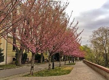 hungary/budapest/attraction/toth-arpad-promenade