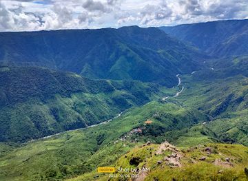 india/east-india/attraction/laitlum-canyon