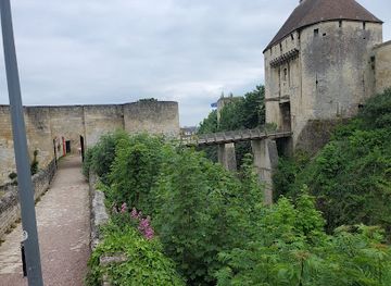 france/caen/attraction/porte-des-champs