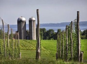 new-york/ithaca/attraction/climbing-bines-hop-farm-brewery