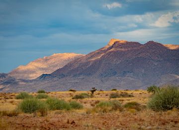 namibia/namib-desert/attraction/brandberg-mountain