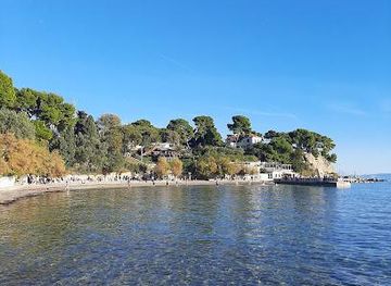 croatia/hvar/attraction/firule-beach