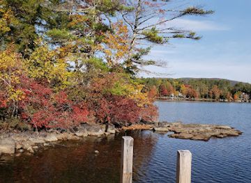 new-hampshire/lake-winnipesaukee/attraction/winnipesaukee-scenic-railroad