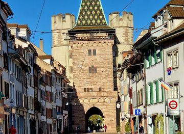 switzerland/basel/attraction/basilia-schild-mit-basilsik-bei-der-feuerwehr-basel-stadt