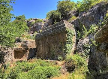 italy/orvieto/attraction/necropoli-etrusca-del-pile