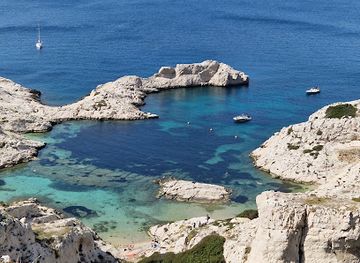 france/les-calanques-national-park/attraction/calanque-de-la-crine