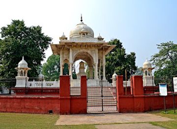 india/lucknow/hazratganj/attraction/victoria-memorial-lucknow