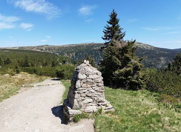 czechia/krkonose/attraction/hancuv-pomnik