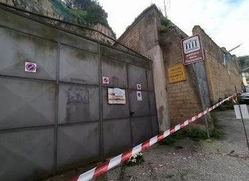 italy/pompeii/attraction/cimitero-delle-fontanelle