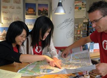 germany/frankfurt/attraction/frankfurt-tourist-information-romer