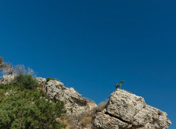 greece/samos/attraction/glypto-elafi