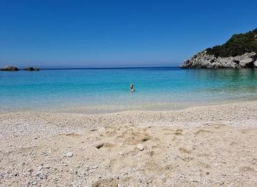 greece/paxos/attraction/sarakiniko-beach