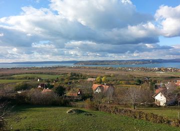 hungary/transdanubia/attraction/donkey-stone