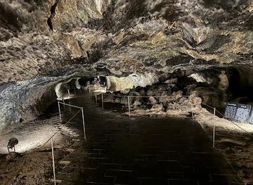 south-korea/jeju-city/attraction/hyeopjae-cave-hallim-park