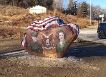 iowa/loess-hills/attraction/missouri-valley-freedom-rock