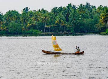 india/kerala-backwaters/attraction/mallikkattukadavu-back-water-seeing-spot