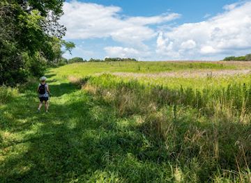 illinois/prairie-state/attraction/dayton-bluffs-preserve