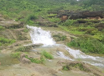 oman/salalah/attraction/waterfalls