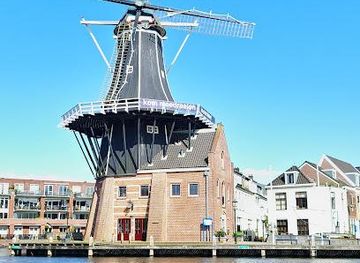 netherlands/the-hague/attraction/windmill-de-adriaan-1779