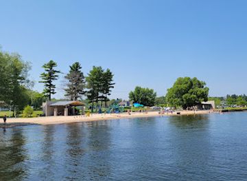 michigan/traverse-city/attraction/greilickville-harbor-park