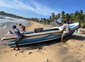 sri-lanka/arugam-bay/attraction/arugam-bay-reef-fishing-experience