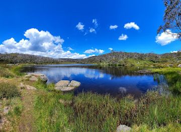 australia/mount-kosciuszko/attraction/rainbow-lake-walking-track