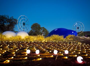 australia/red-centre/attraction/parrtjima-a-festival-in-light