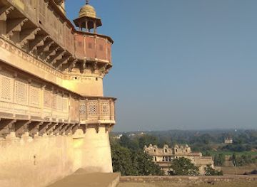 india/madhya-pradesh/attraction/orchha-fort