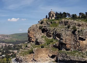 algeria/constantine/zouaghi/attraction/monument-aux-morts