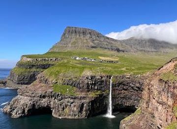 faroe-islands/strendur/attraction/skarosafossur