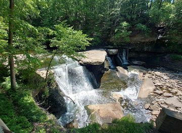 ohio/cuyahoga-valley-national-park/attraction/great-falls-of-tinkers-creek