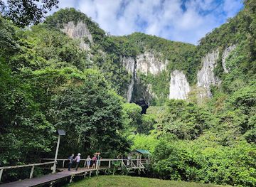 brunei/labi/attraction/deer-cave