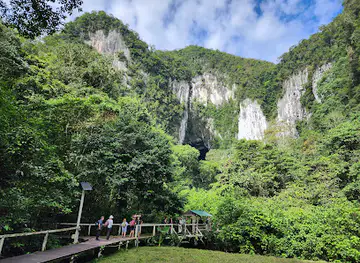 Deer Cave