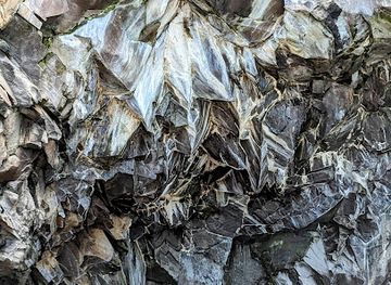 saint-vincent-and-the-grenadines/saint-andrew/attraction/byahaut-bat-cave