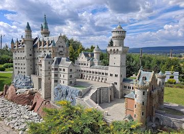 poland/holy-cross-mountains/attraction/sabat-krajno-park-rozrywki-i-miniatur