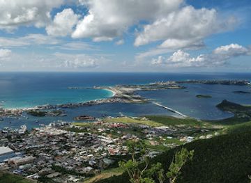 sint-maarten/middle-region/attraction/sentry-hill