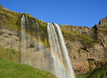 iceland/westman-islands/attraction/gljufrabui