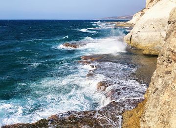 lebanon/tyre-coast/attraction/old-railroad-track