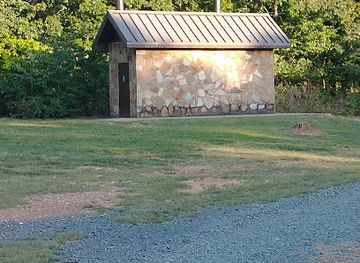 north-carolina/uwharrie-national-forest/attraction/badin-lake-group-campground